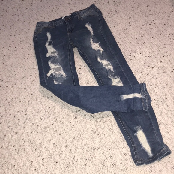 Encore Ripped Skinny Jeans NWOT - Picture 2 of 5